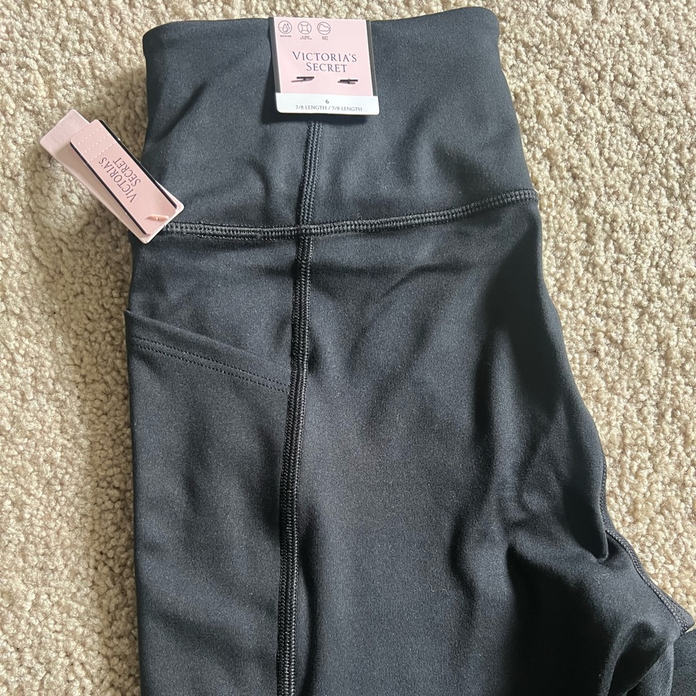 Victoria’s Secret Hi Rise pocket Black Leggings NWT